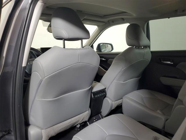 used 2020 Toyota Highlander Hybrid car, priced at $36,888
