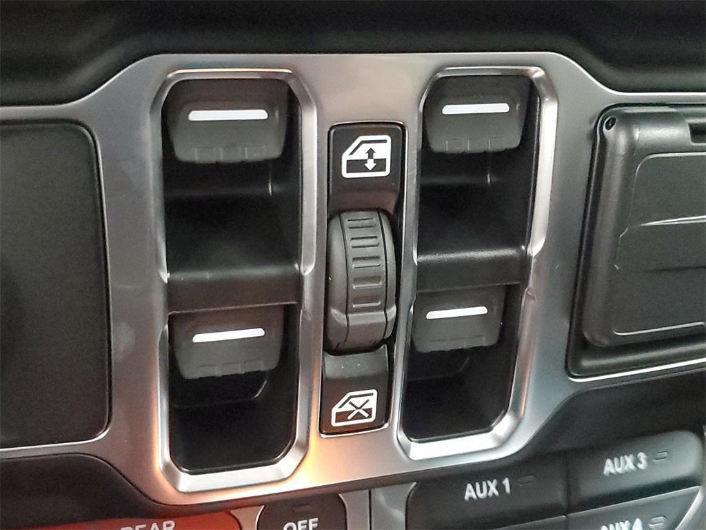 new 2025 Jeep Wrangler car, priced at $59,389