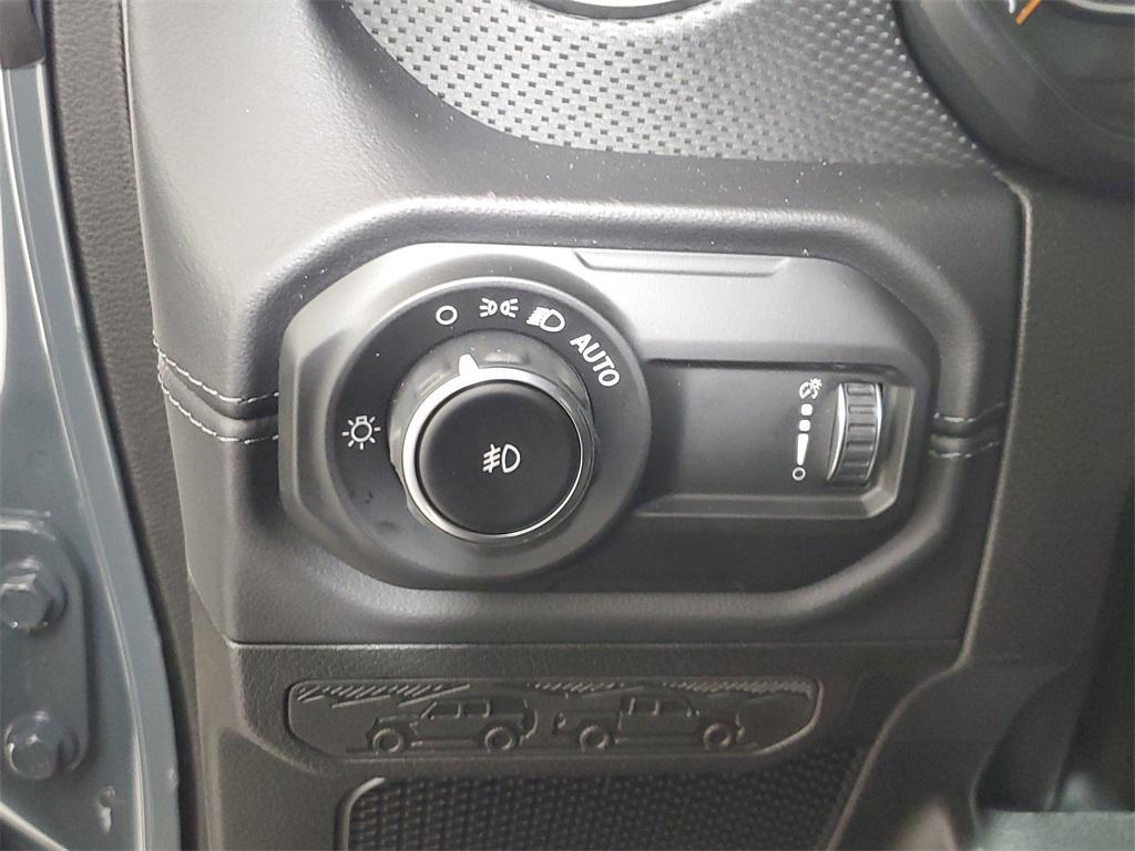 new 2025 Jeep Wrangler car, priced at $59,389