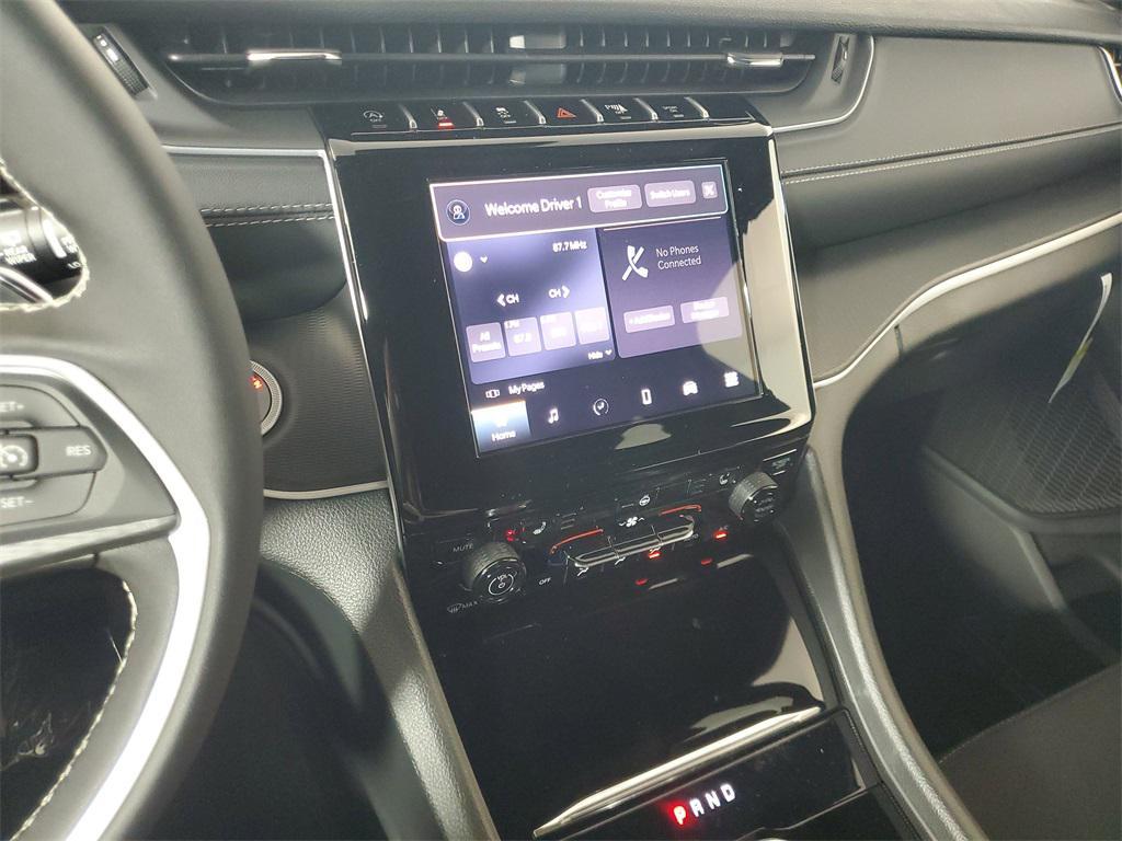 new 2025 Jeep Grand Cherokee L car, priced at $38,183