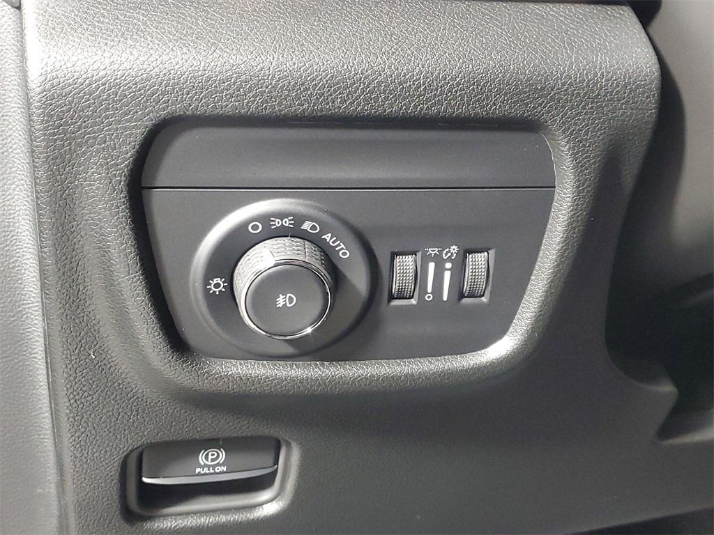new 2025 Jeep Grand Cherokee car, priced at $44,481