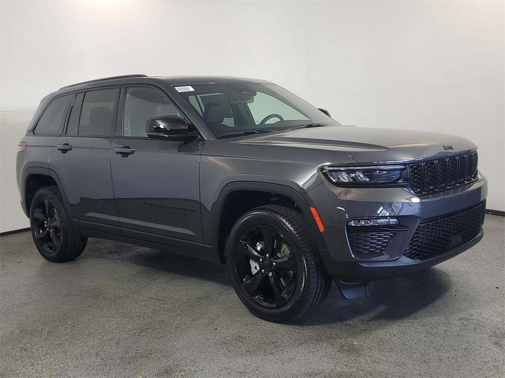 new 2025 Jeep Grand Cherokee car, priced at $44,481