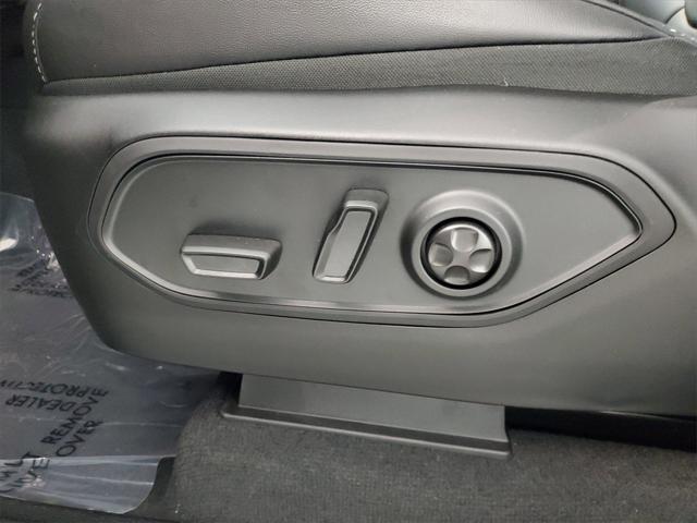 new 2025 Jeep Grand Cherokee car, priced at $50,946