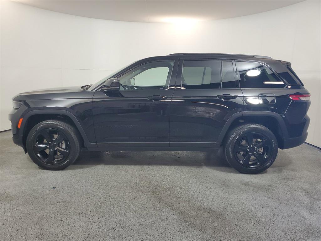 new 2025 Jeep Grand Cherokee car, priced at $42,725