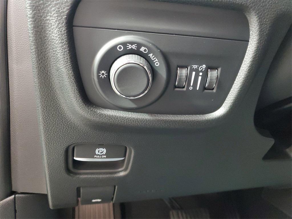 new 2025 Jeep Grand Cherokee car, priced at $42,725