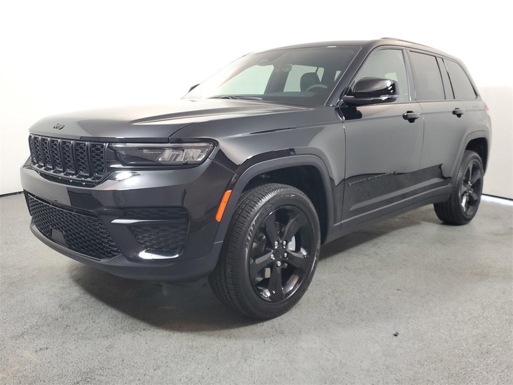 new 2025 Jeep Grand Cherokee car, priced at $42,725