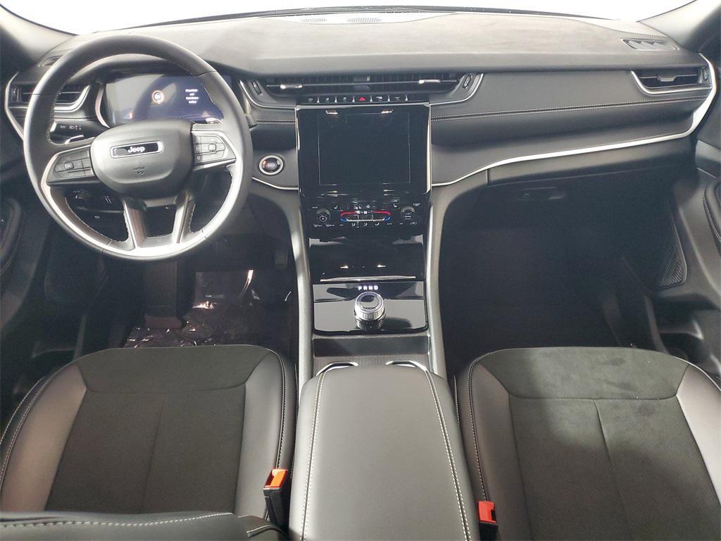 new 2025 Jeep Grand Cherokee car, priced at $42,725