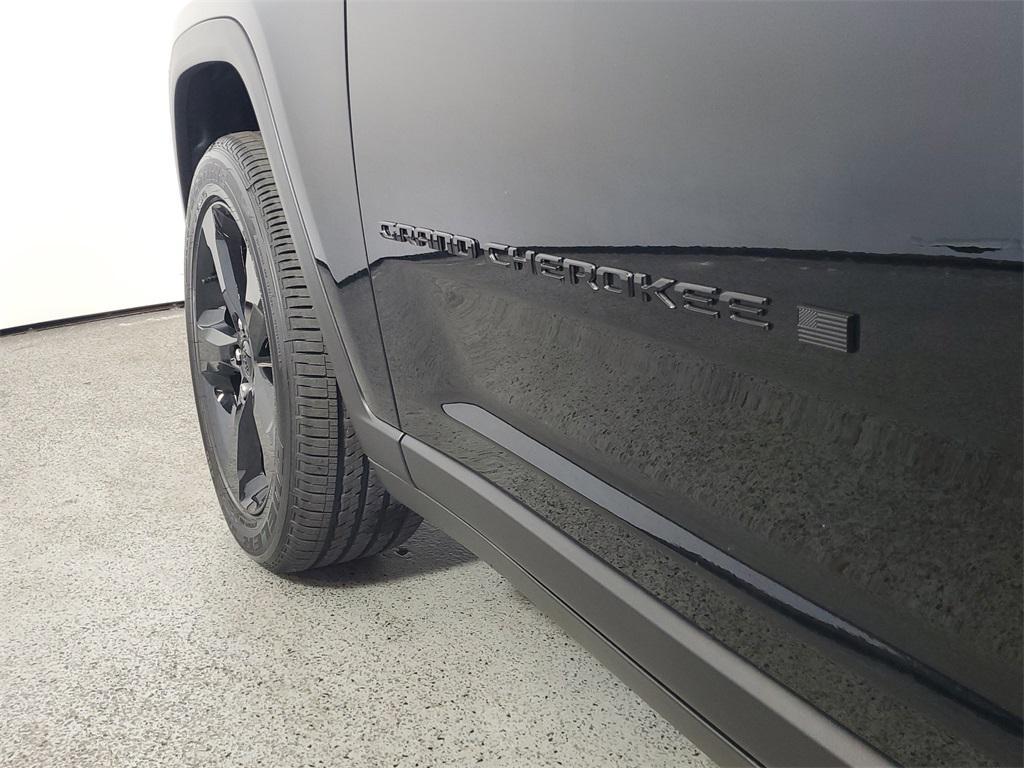 new 2025 Jeep Grand Cherokee car, priced at $42,725