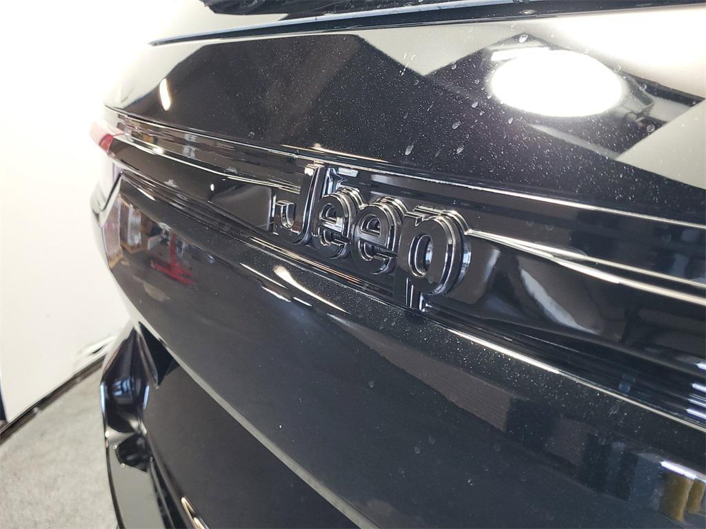 new 2025 Jeep Grand Cherokee car, priced at $42,725