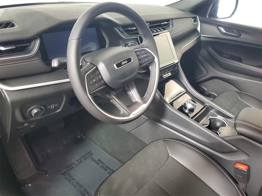 new 2025 Jeep Grand Cherokee car, priced at $42,725