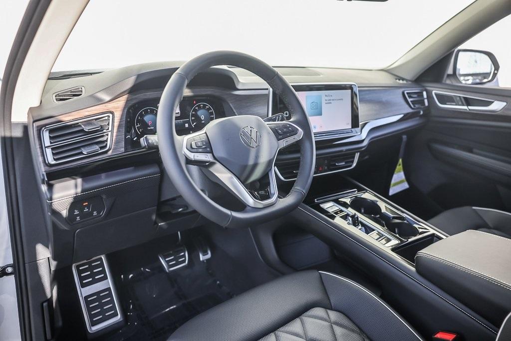 new 2025 Volkswagen Atlas car, priced at $56,394