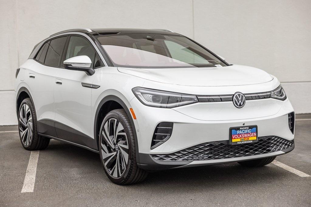 new 2025 Volkswagen ID.4 car, priced at $55,236