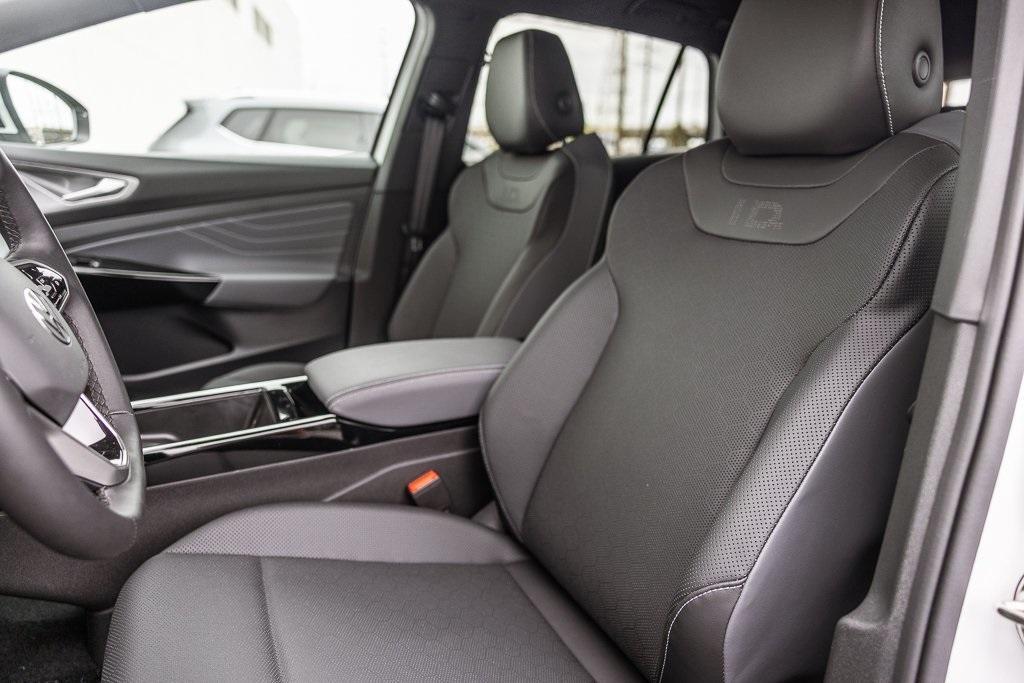 new 2025 Volkswagen ID.4 car, priced at $55,236