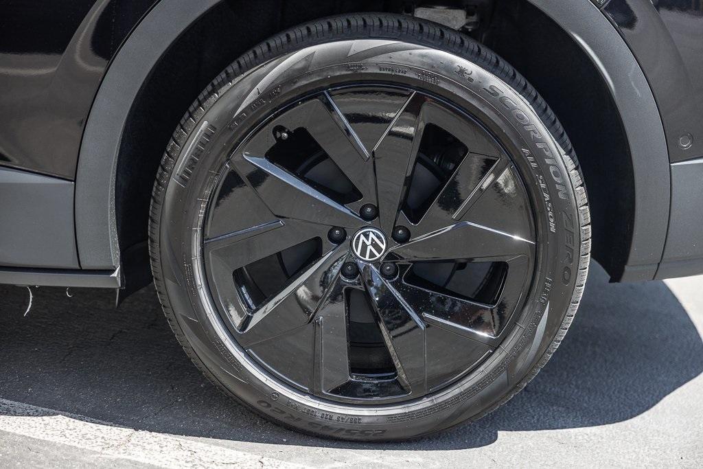 new 2025 Volkswagen ID.4 car, priced at $47,471