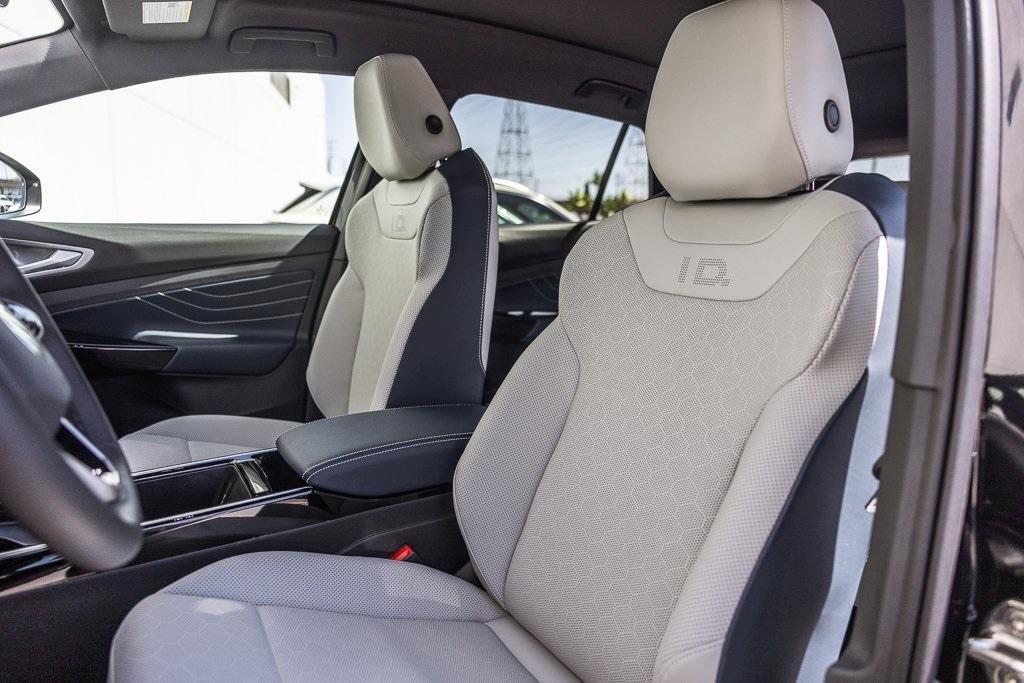 new 2025 Volkswagen ID.4 car, priced at $47,471