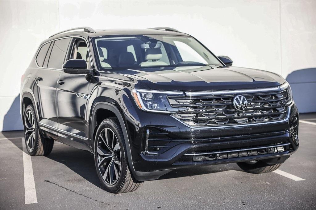 new 2025 Volkswagen Atlas car, priced at $52,581
