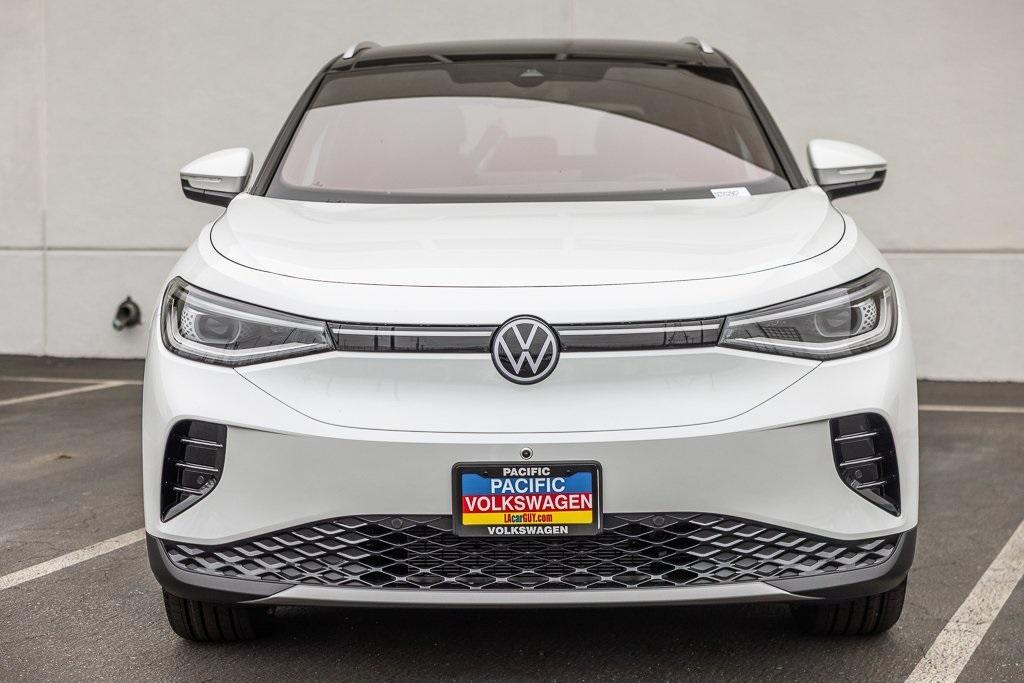 new 2025 Volkswagen ID.4 car, priced at $51,621