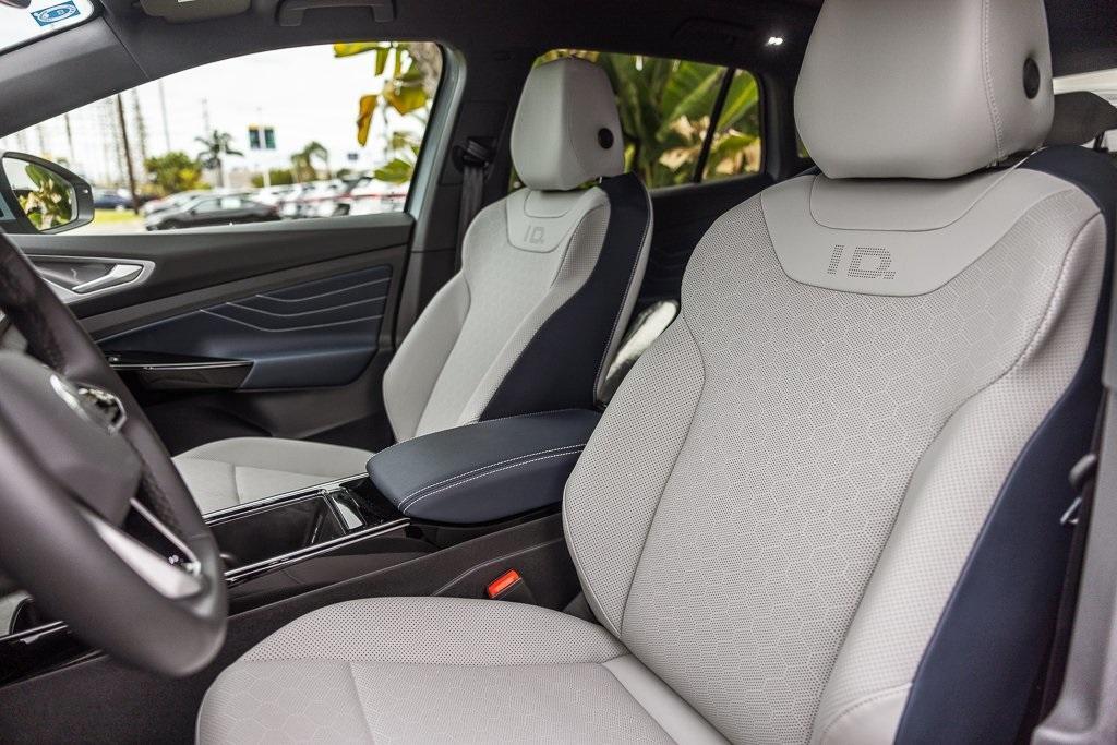 new 2025 Volkswagen ID.4 car, priced at $51,621