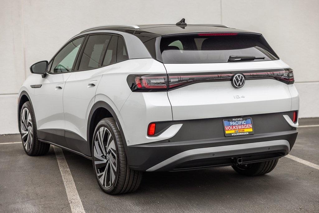 new 2025 Volkswagen ID.4 car, priced at $51,621