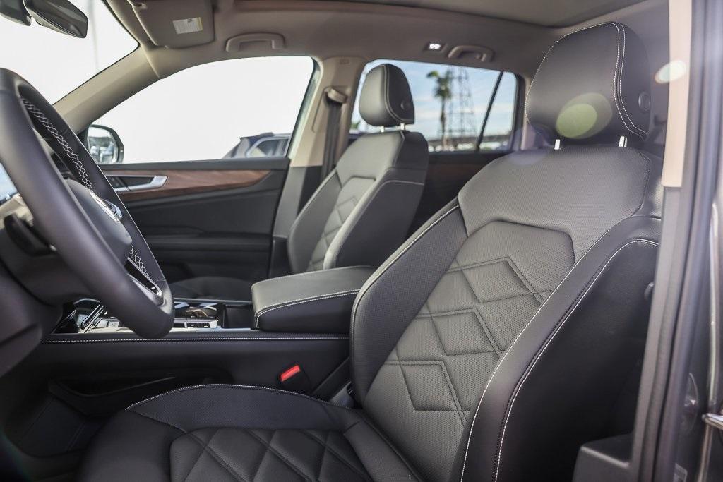 new 2025 Volkswagen Atlas car, priced at $43,991