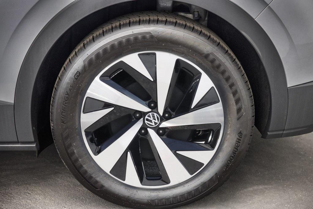 new 2025 Volkswagen ID.4 car, priced at $41,676