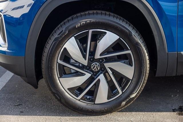 new 2025 Volkswagen Atlas car, priced at $49,143