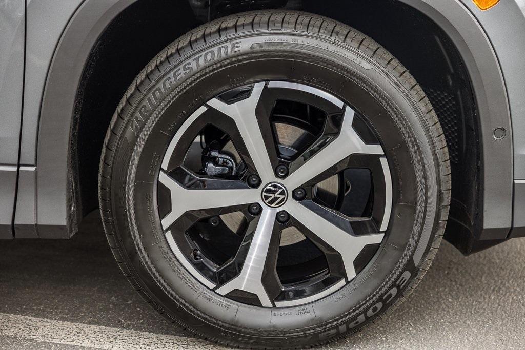 new 2025 Volkswagen Tiguan car, priced at $33,683