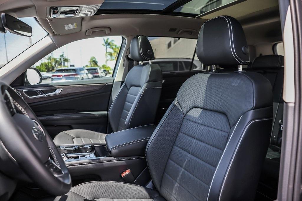 new 2025 Volkswagen Atlas car, priced at $50,289