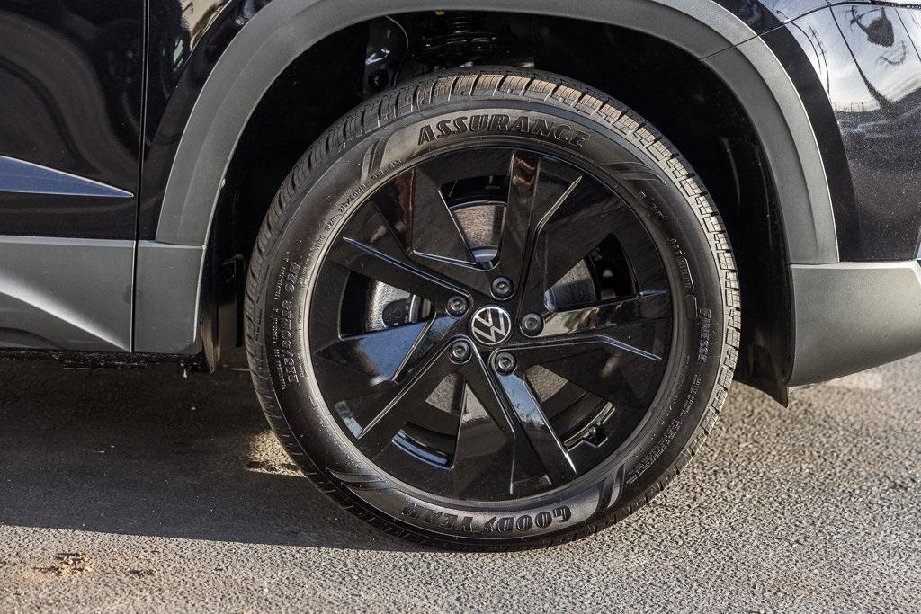 new 2025 Volkswagen Taos car, priced at $31,311