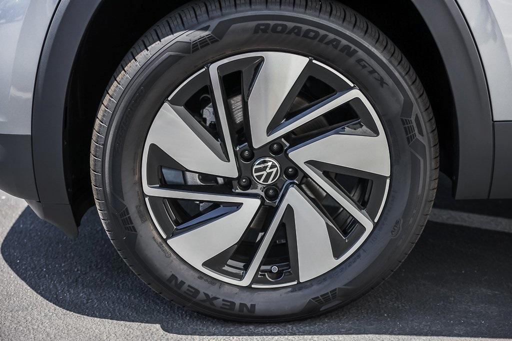 new 2025 Volkswagen Atlas car, priced at $49,434