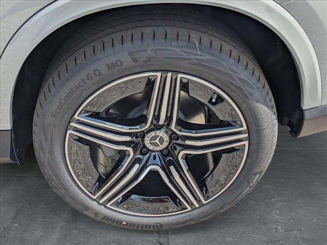 new 2025 Mercedes-Benz GLC 300 car, priced at $63,620