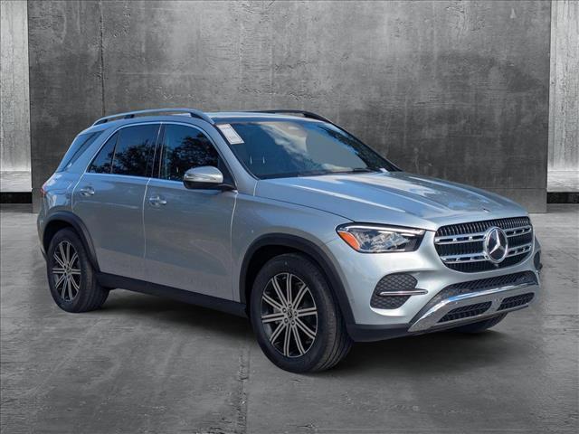 new 2025 Mercedes-Benz GLE 450 car, priced at $75,795