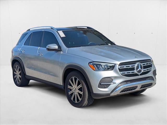 new 2025 Mercedes-Benz GLE 450 car, priced at $75,795