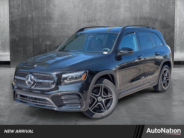 new 2025 Mercedes-Benz GLB 250 car, priced at $54,735