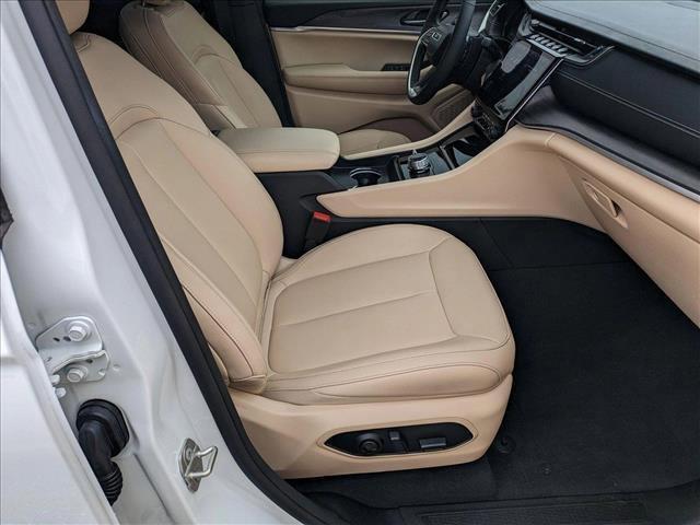 used 2024 Jeep Grand Cherokee car, priced at $37,882