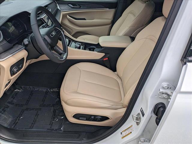 used 2024 Jeep Grand Cherokee car, priced at $37,882