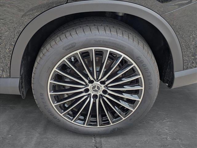 new 2025 Mercedes-Benz GLC 300 car, priced at $54,885