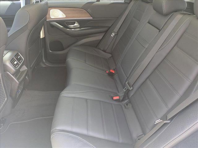new 2025 Mercedes-Benz GLE 580 car, priced at $102,190