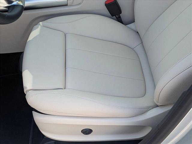 new 2025 Mercedes-Benz GLA 250 car, priced at $50,050