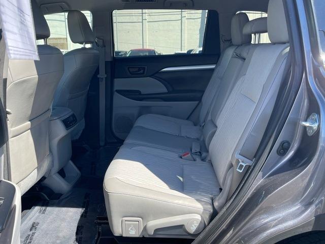 used 2018 Toyota Highlander car, priced at $22,100