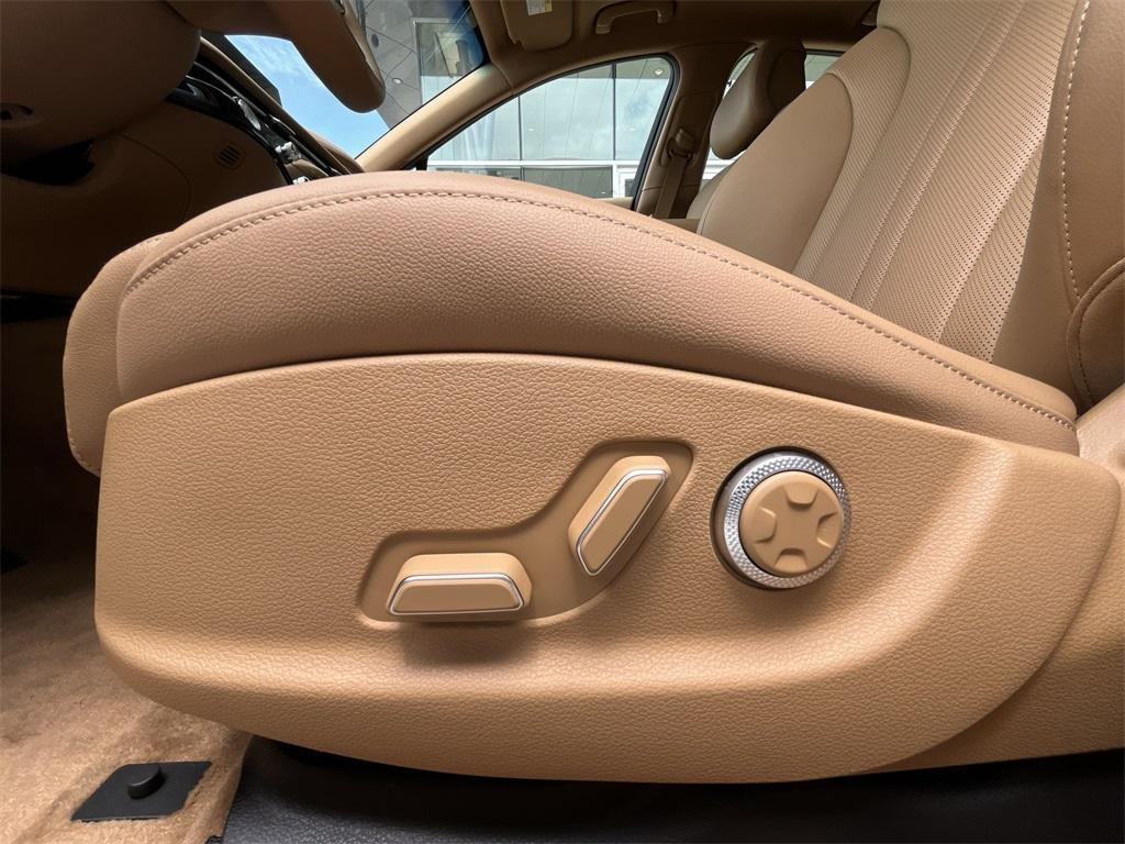 new 2025 Genesis G80 car, priced at $61,080