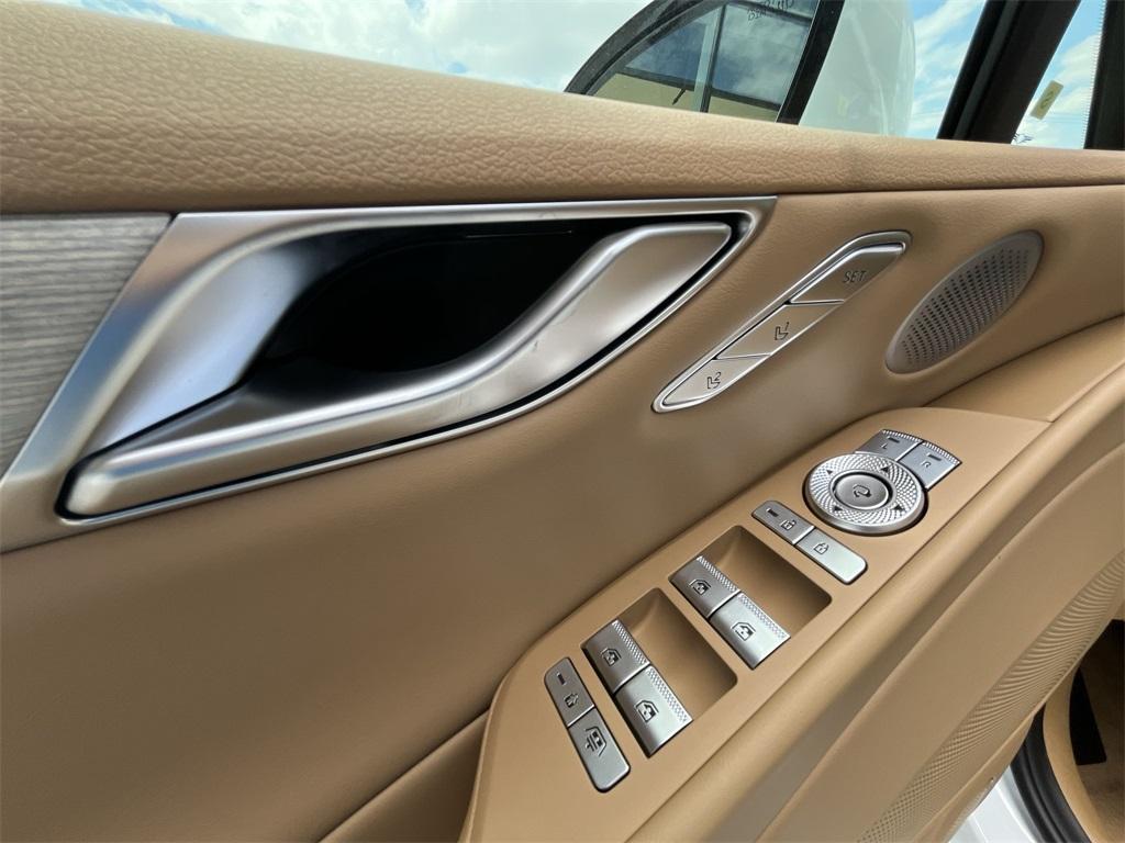 new 2025 Genesis G80 car, priced at $61,080
