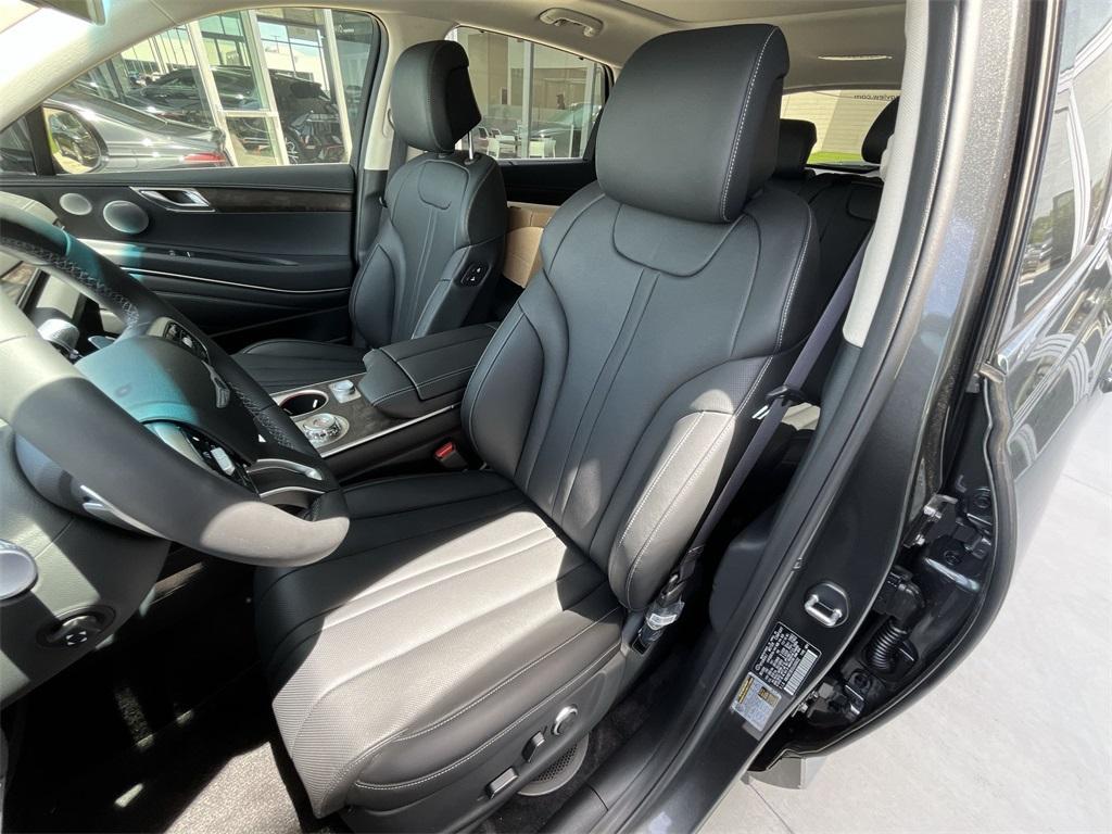 new 2025 Genesis GV80 car, priced at $67,707