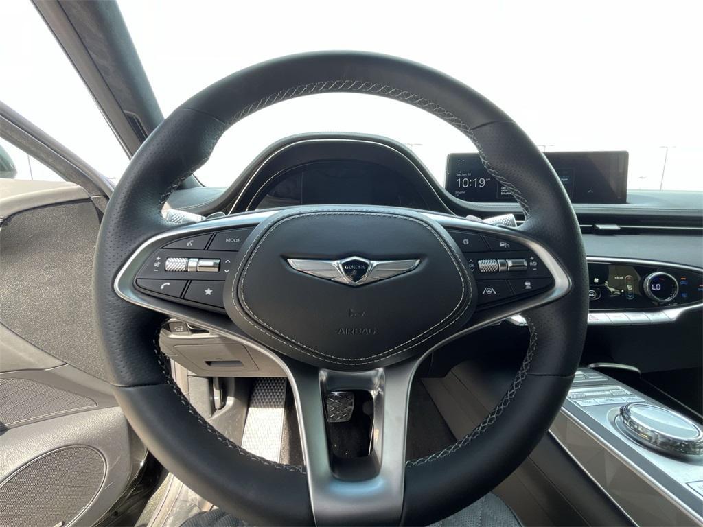 new 2025 Genesis GV70 car, priced at $61,599