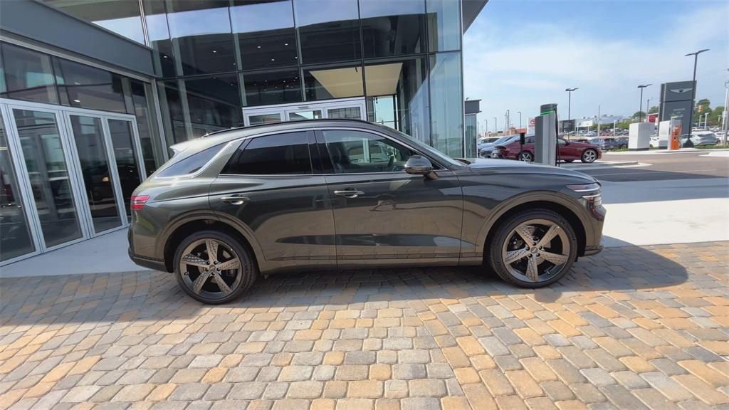 new 2025 Genesis GV70 car, priced at $61,599