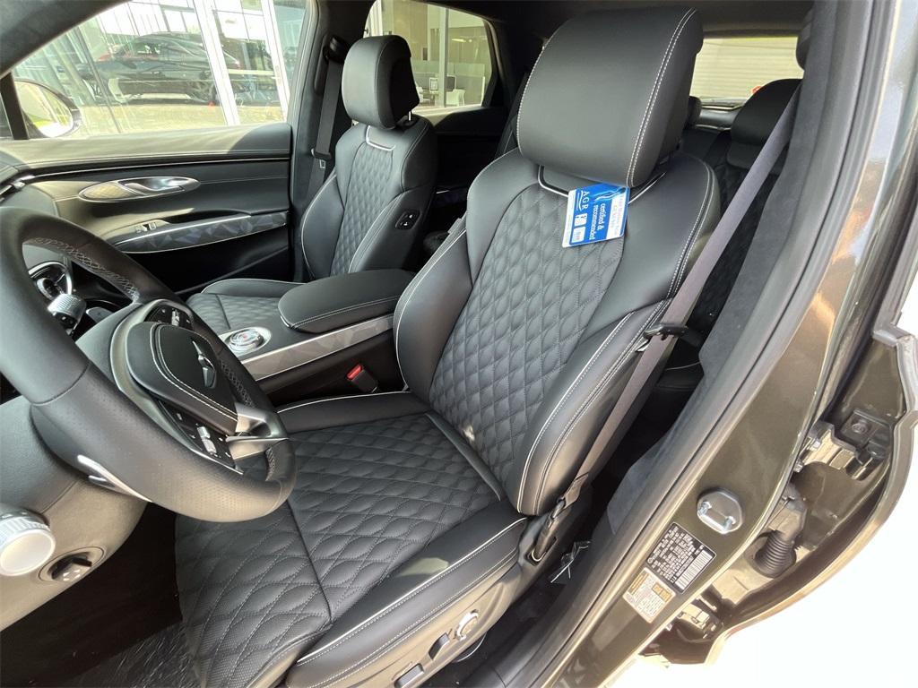 new 2025 Genesis GV70 car, priced at $61,599