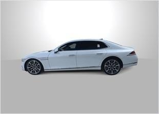 new 2025 Genesis G90 car, priced at $93,102