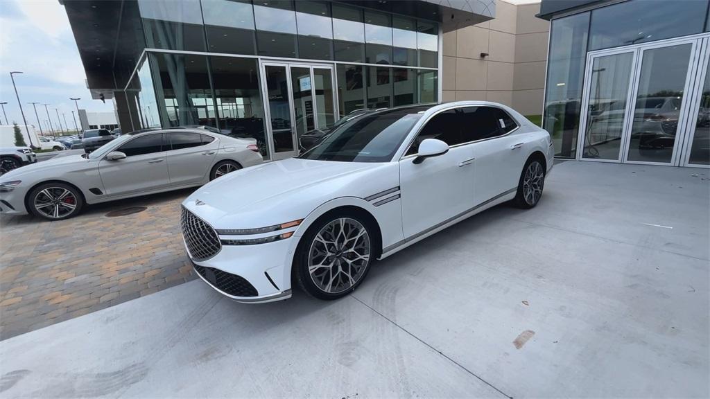 new 2025 Genesis G90 car, priced at $92,081