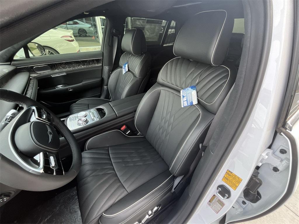 new 2025 Genesis G90 car, priced at $93,102