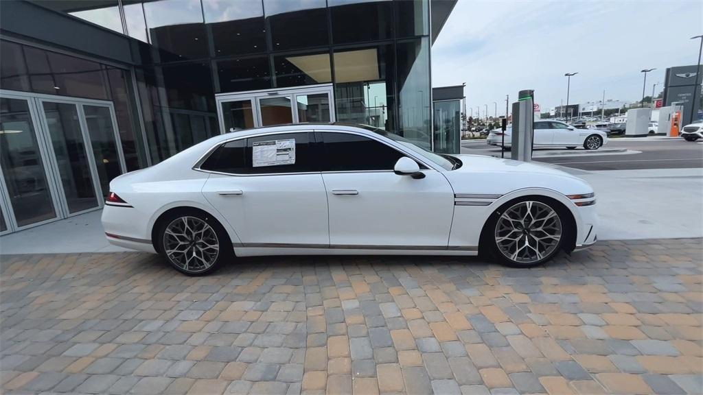 new 2025 Genesis G90 car, priced at $92,081